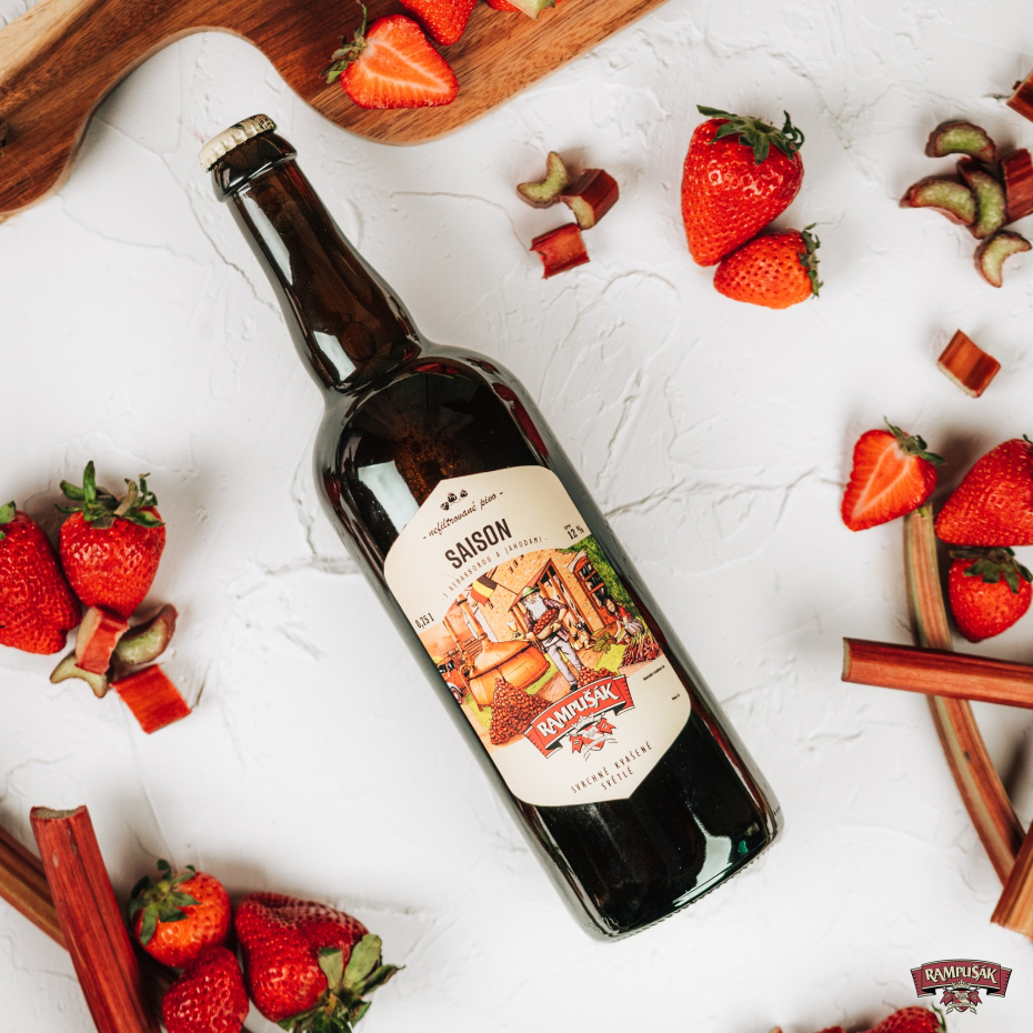 SAISON s rebarborou a jahodami je právě v prodeji!